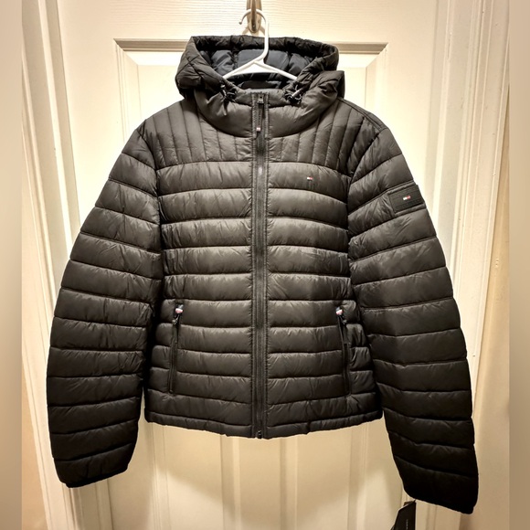 NWT Tommy Hilfiger Men’s Hooded Puffer Jacket - Picture 4 of 5
